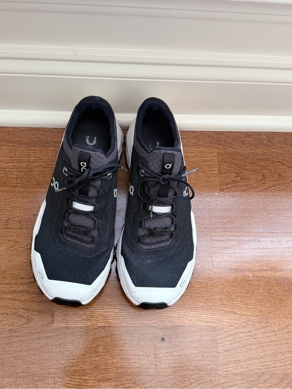 On Running Women’s Black and White Athletic Cloud Sneakers